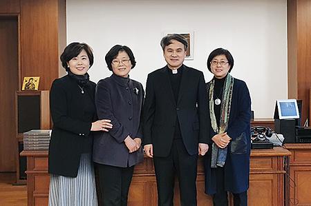 교육대학원 독서교육전공 졸업생 총장 예방