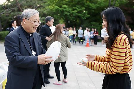 End-of-term exam snack ceremony