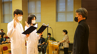 College of Pharmacy held the “White Coat Ceremony”