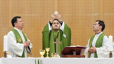 The Catholic University of Korea Holds a Mass Commemorating Its 169th Anniversary