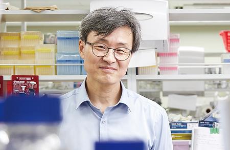 Briefing on Plan for the COVID-19 Vaccine Introduction (Professor Jae-hwan Nam)